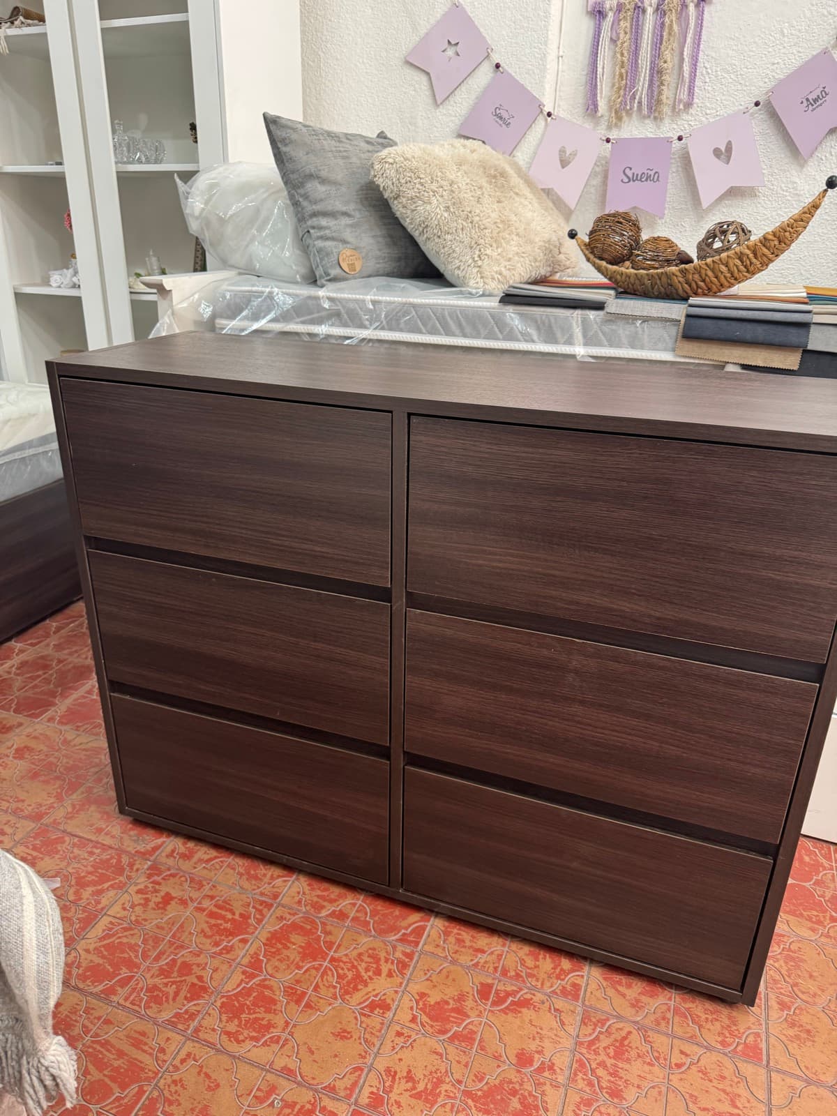 Cómoda Grecia detalle acabado