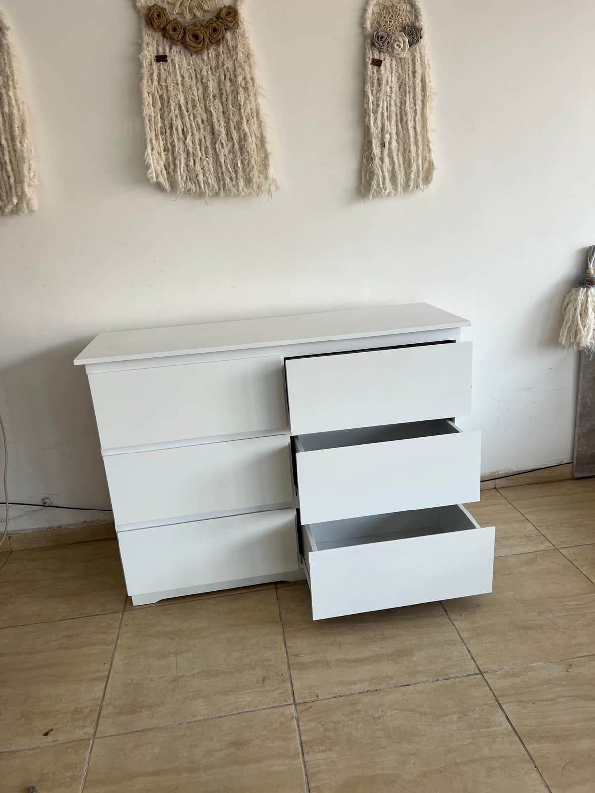 Cómoda Laqueada detalle acabado