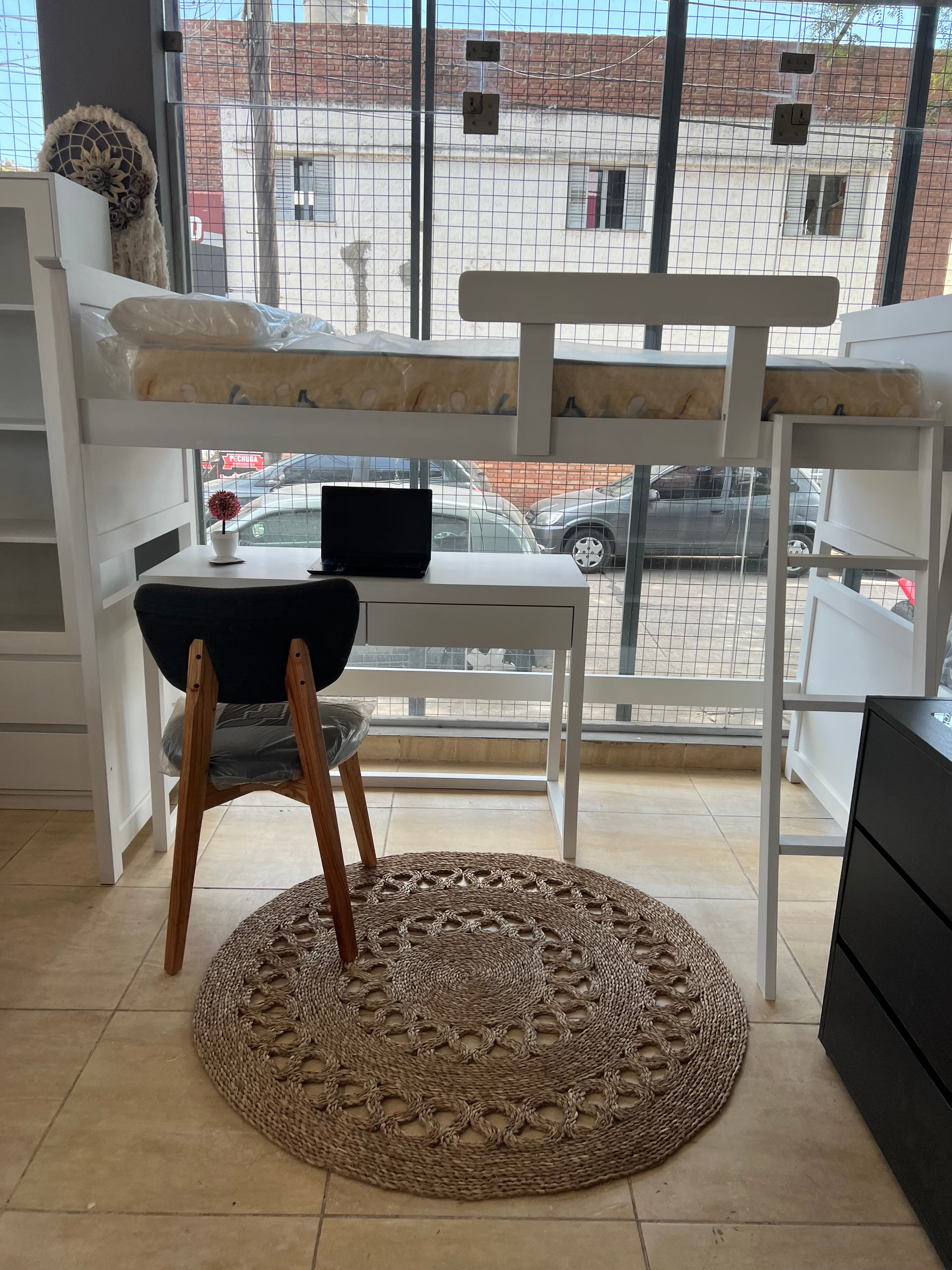 Cucheta Puente en showroom