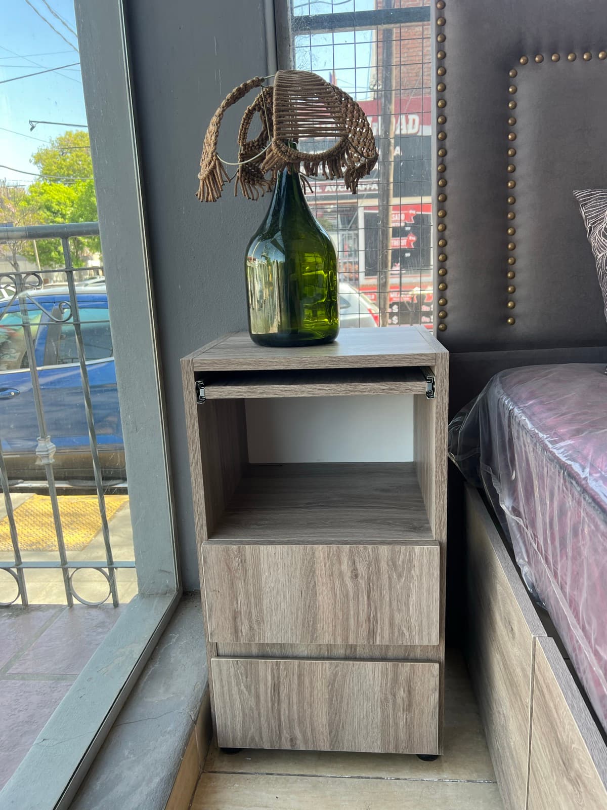 Mesita de Luz Desayunadora en ambiente