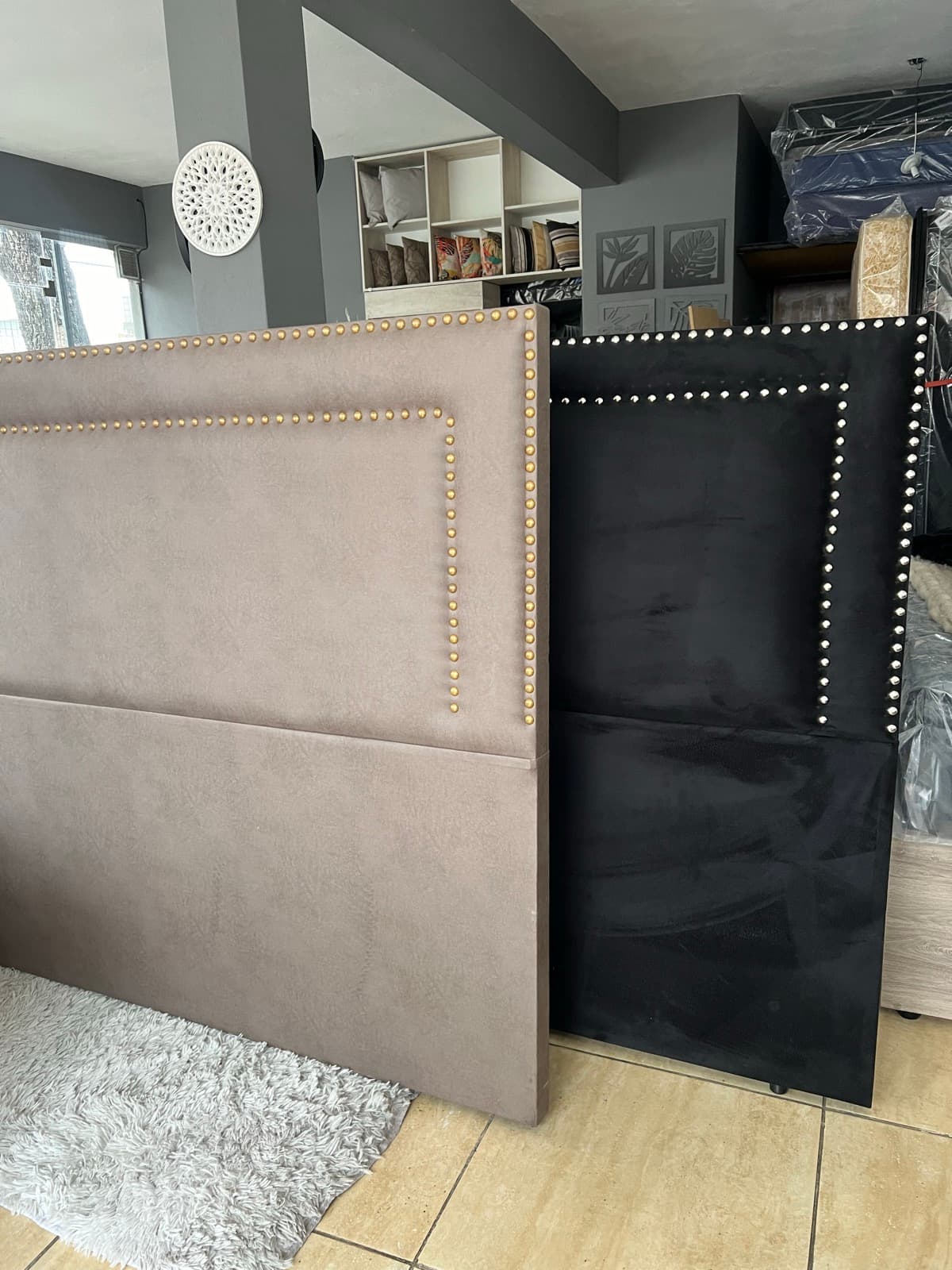 Respaldo Isola en cama