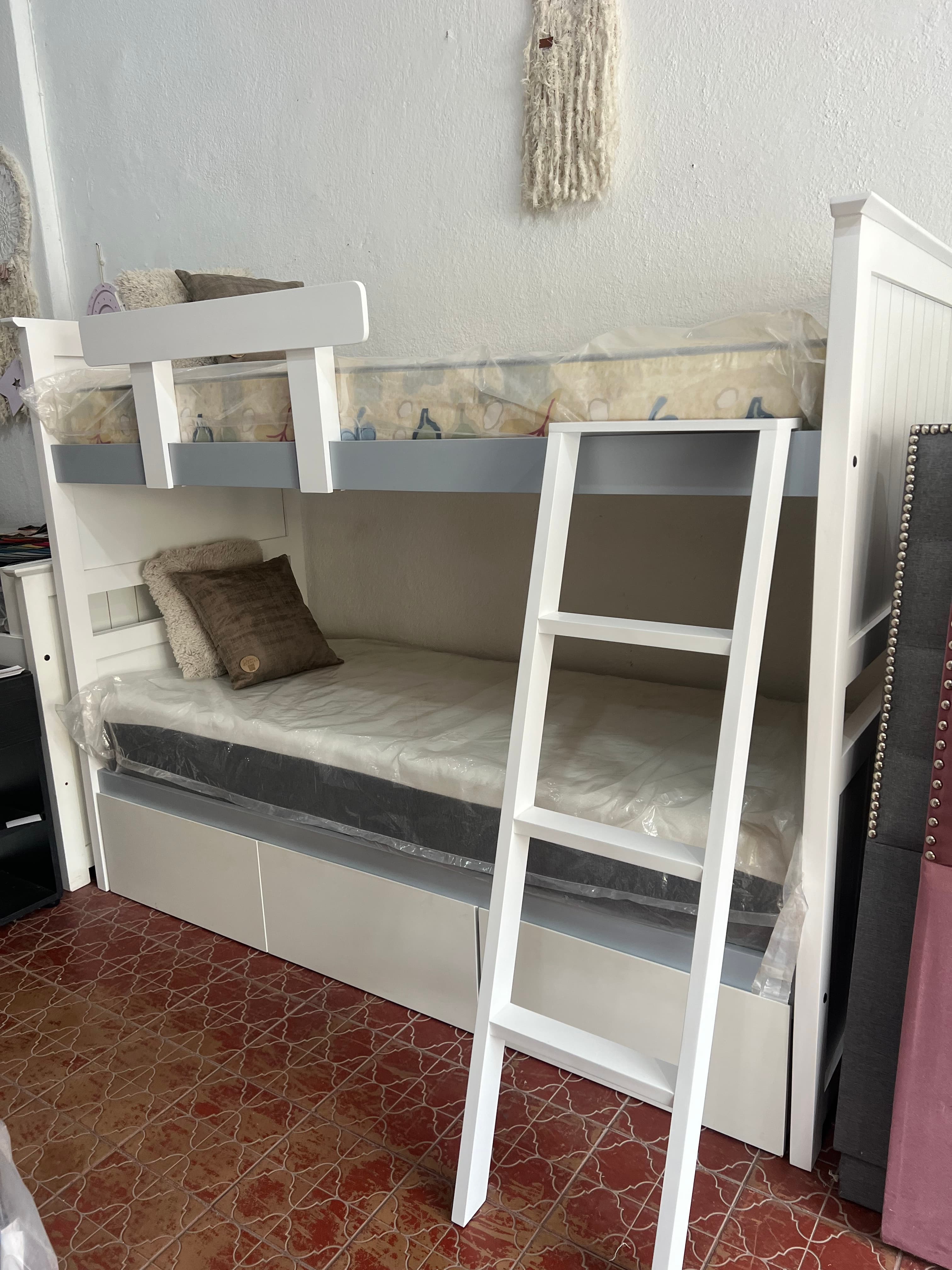 Cucheta Entera en showroom